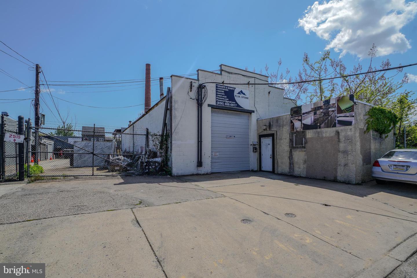 2511-17 Orthodox St Property Photo 2
