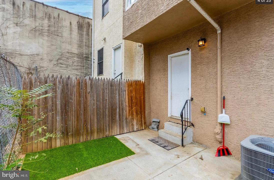 1824 W Norris St Property Photo 3