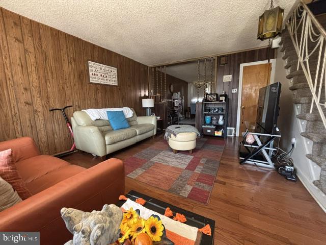 4543 Loring St Property Photo 2