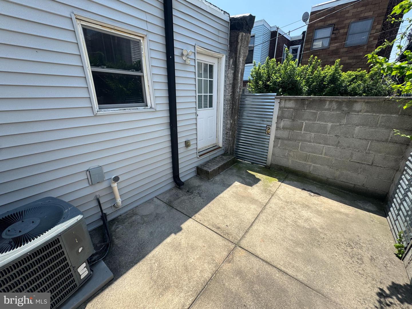 2444 S Fairhill St Property Photo 18