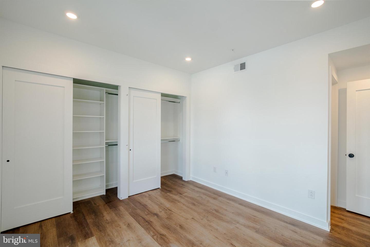 5904 Germantown Ave #401 Property Photo 15