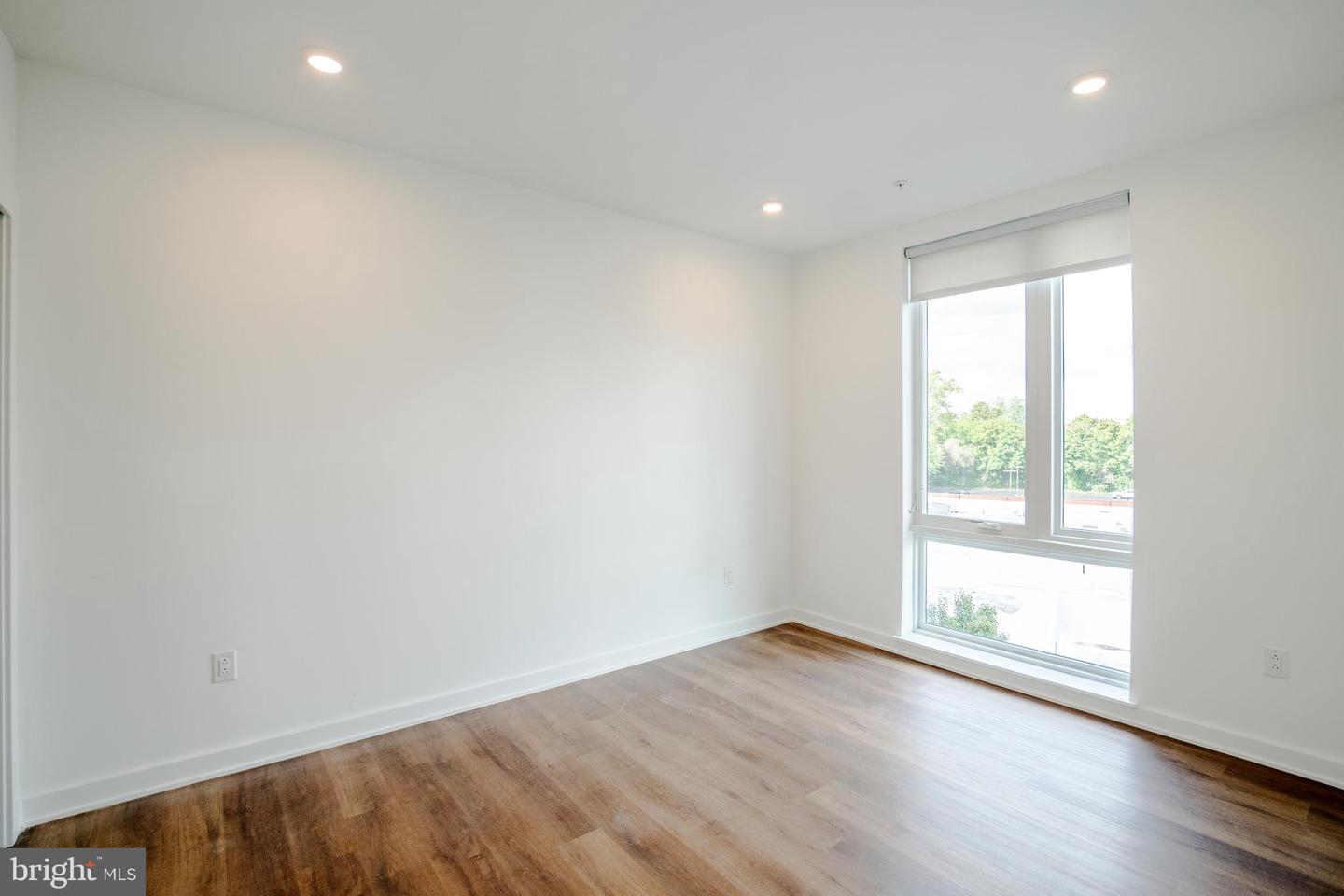 5904 Germantown Ave #401 Property Photo 18