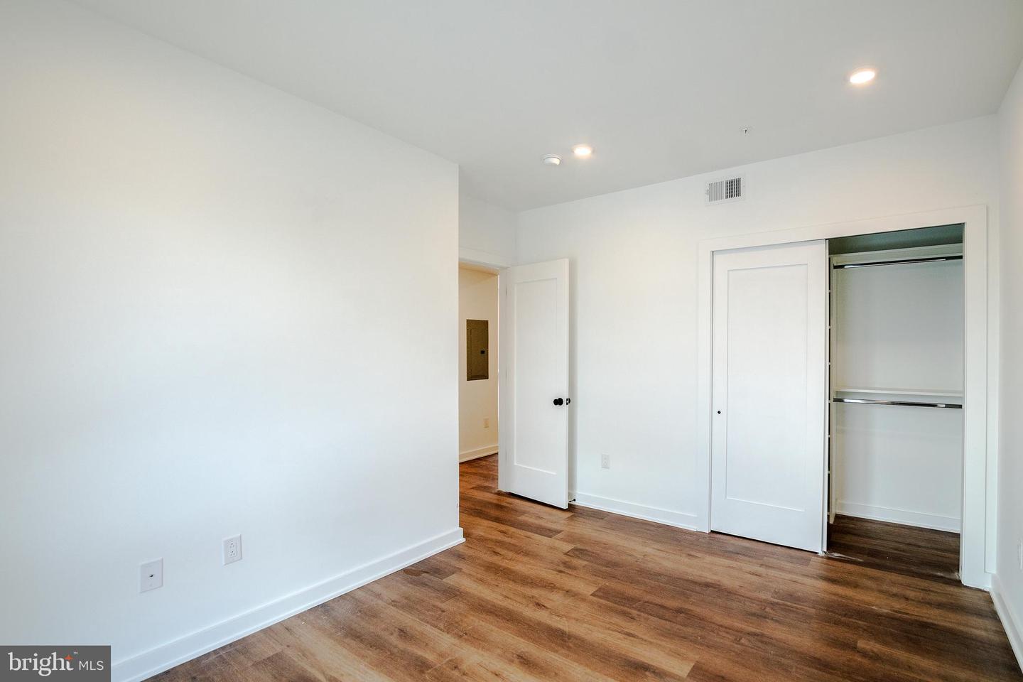 5904 Germantown Ave #401 Property Photo 19