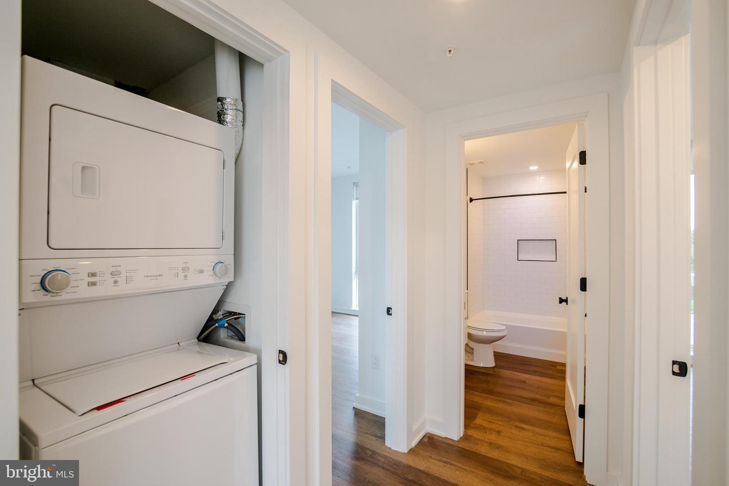 5904 Germantown Ave #401 Property Photo 20