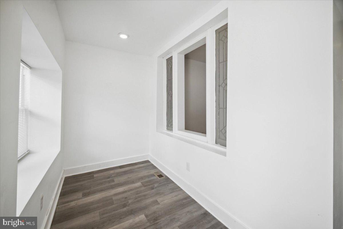 427 W Shunk St Property Photo 6