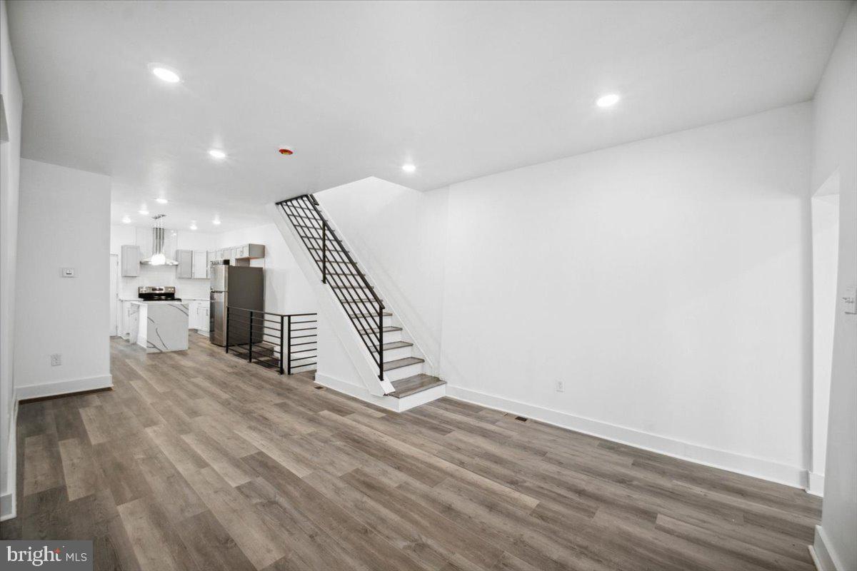 427 W Shunk St Property Photo 9