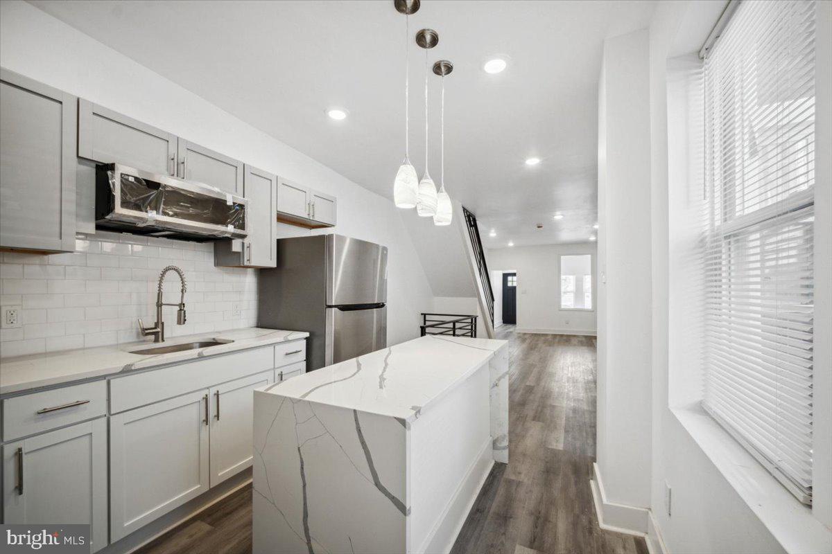 427 W Shunk St Property Photo 15