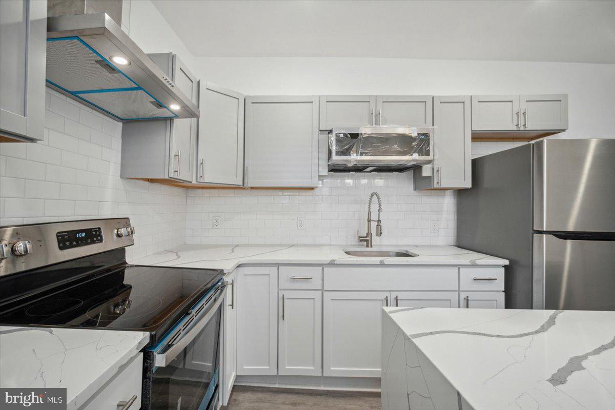 427 W Shunk St Property Photo 17