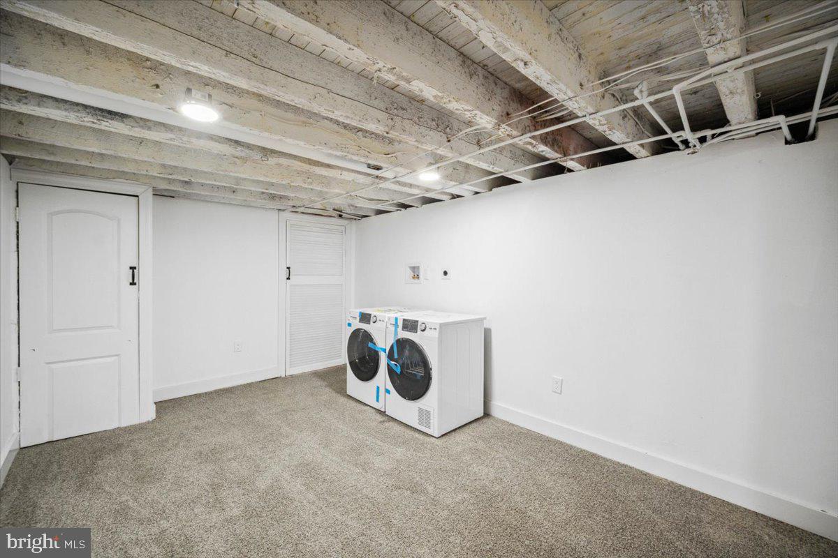 427 W Shunk St Property Photo 20