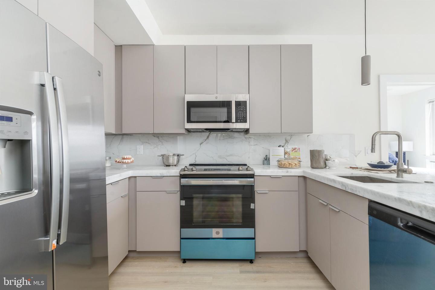 2709 Cecil B Moore Ave #104 Property Photo 4