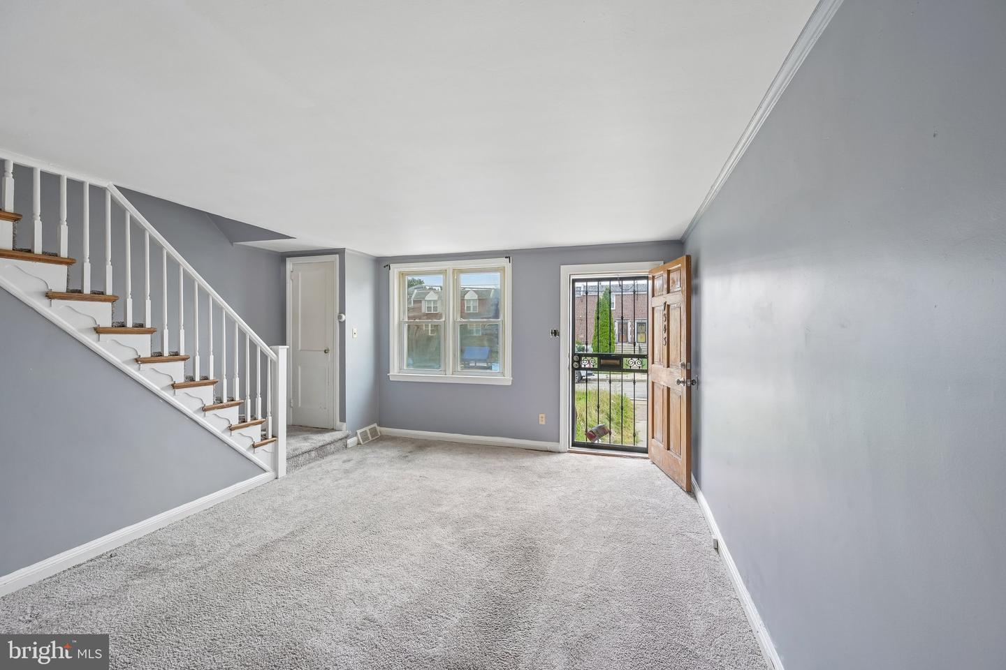 7343 Woodcrest Ave Property Photo 3