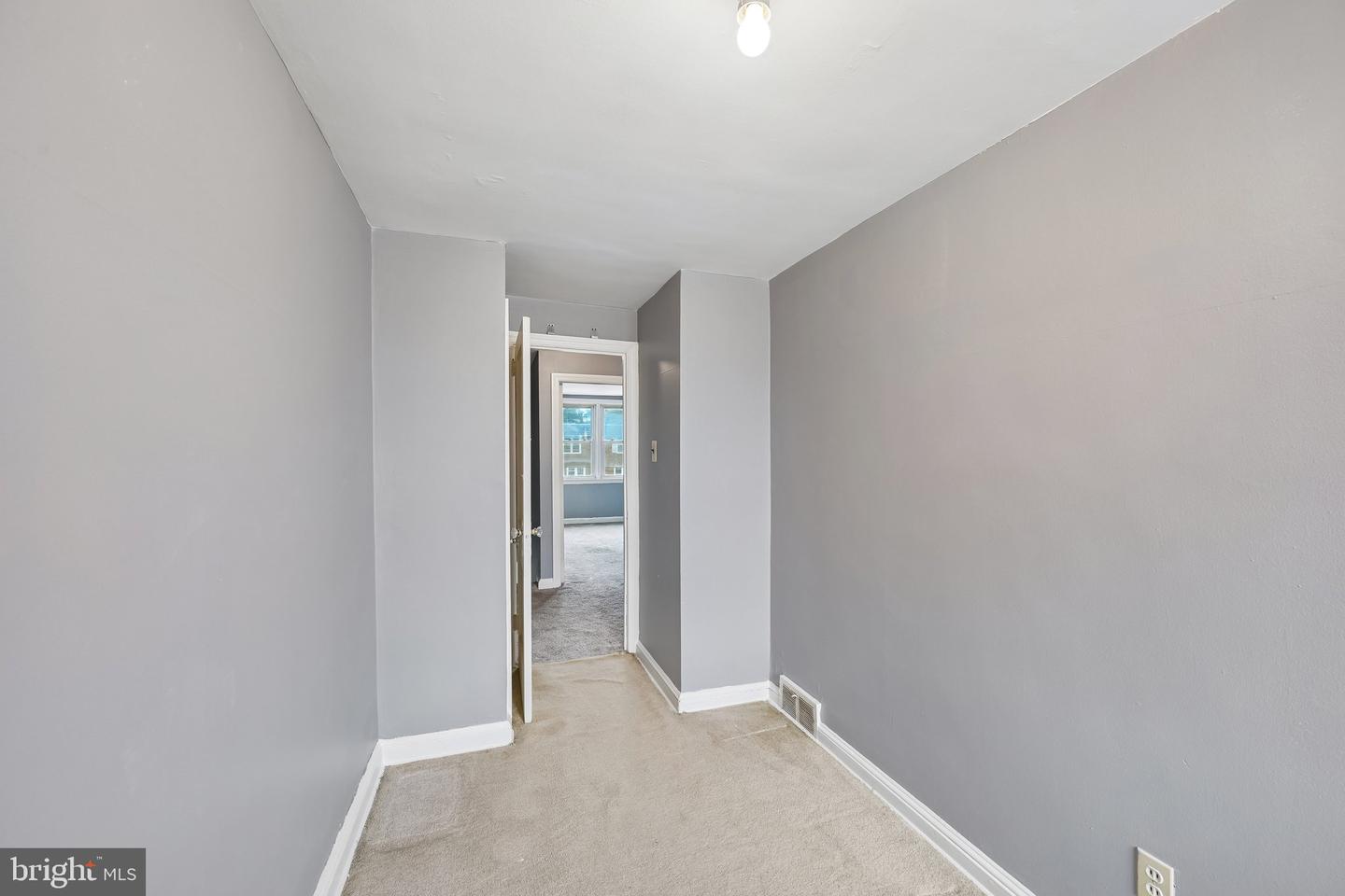 7343 Woodcrest Ave Property Photo 12