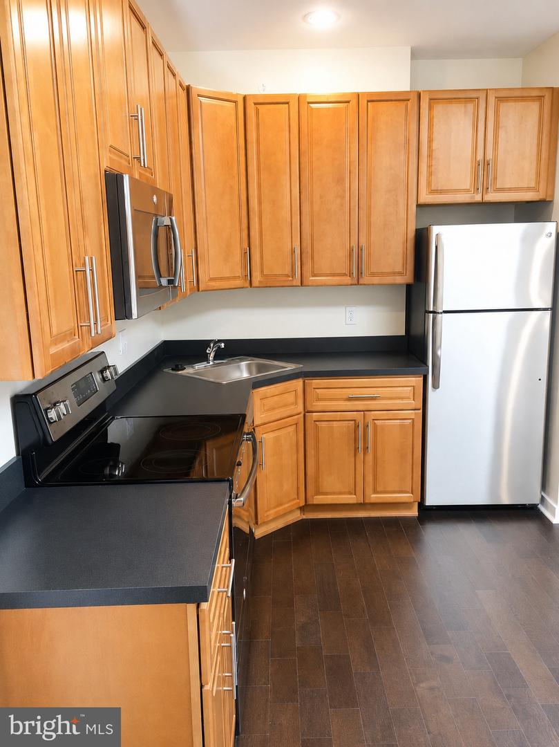 416-18 N Wiota St #unit 3 Property Photo 5