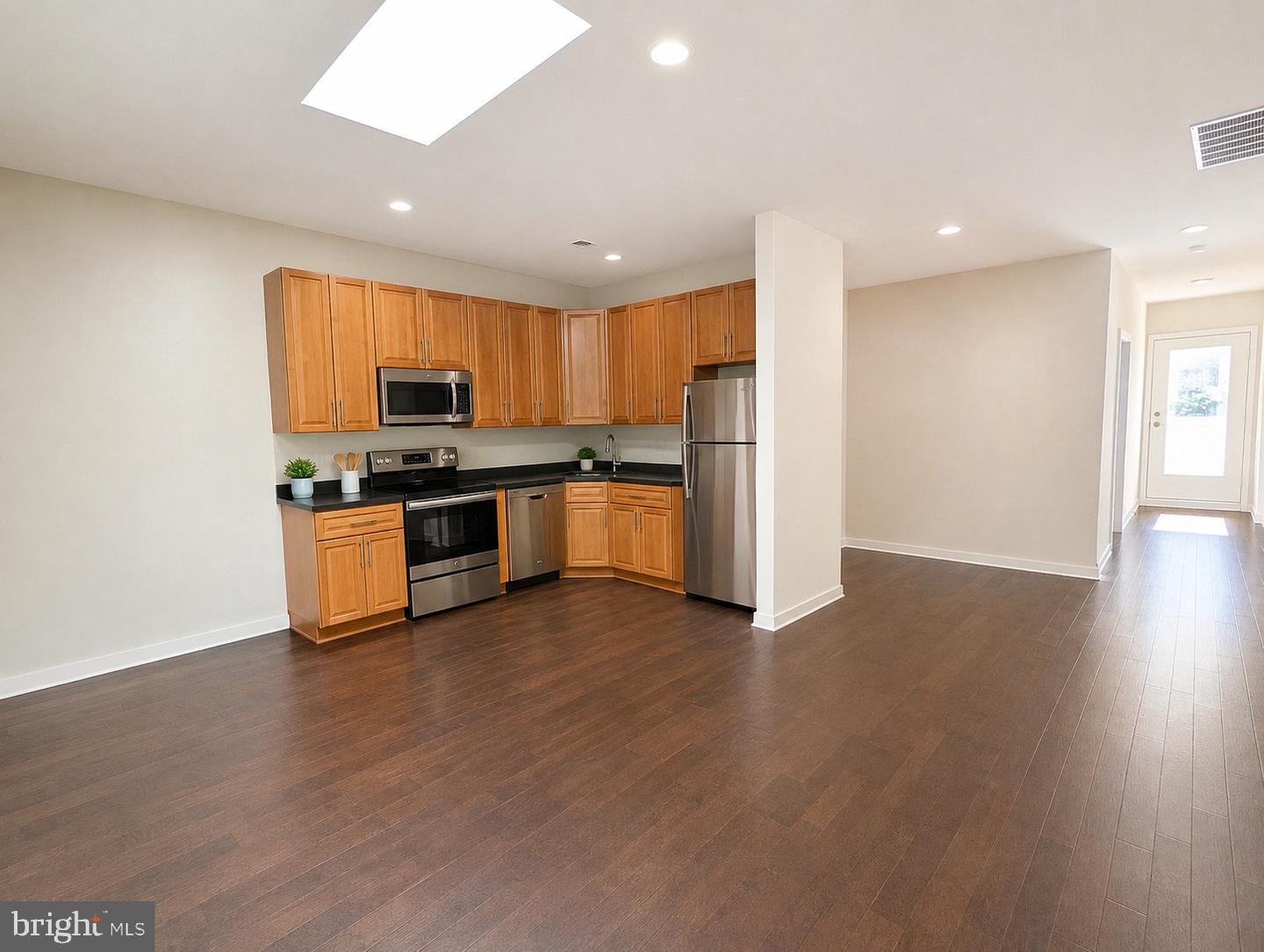 416-18 N Wiota St #unit 3 Property Photo 6