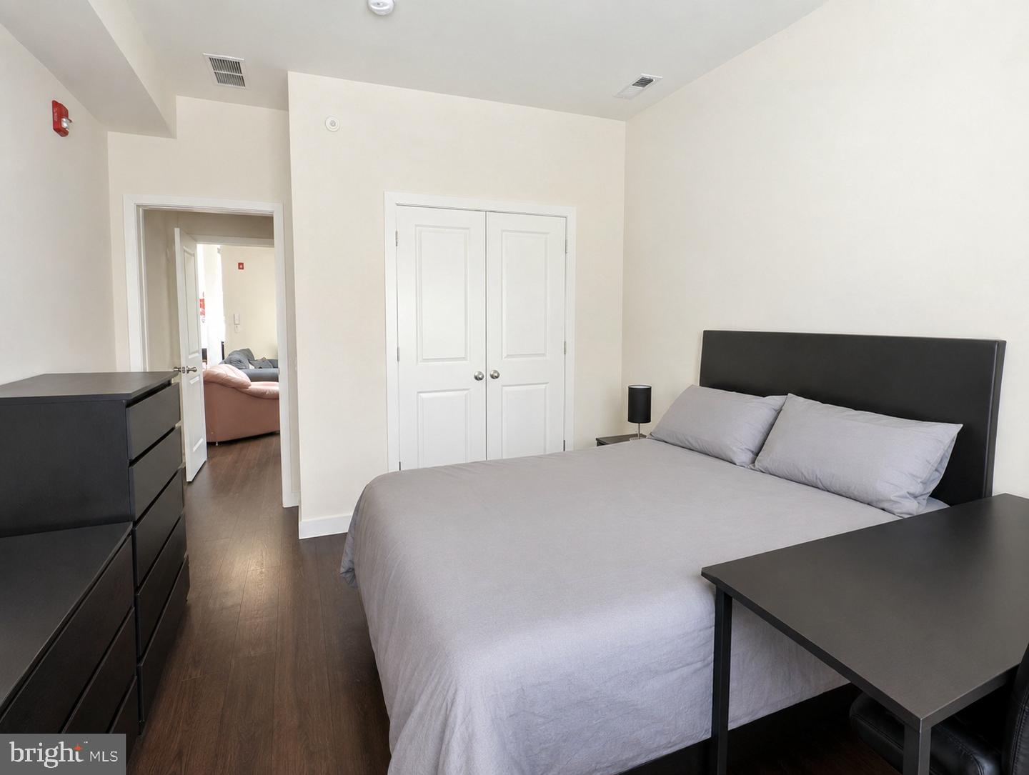 416-18 N Wiota St #unit 3 Property Photo 8