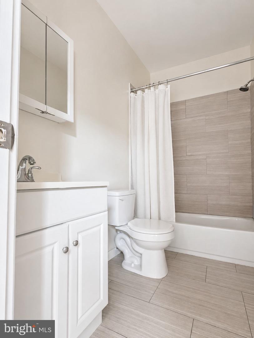 416-18 N Wiota St #unit 3 Property Photo 19