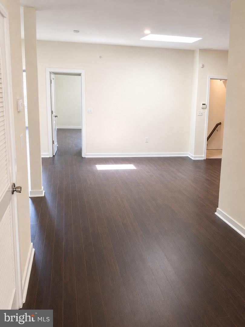 416-18 N Wiota St #unit 3 Property Photo 20