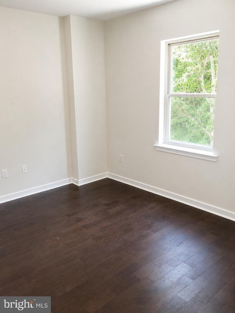 416-18 N Wiota St #unit 3 Property Photo 21