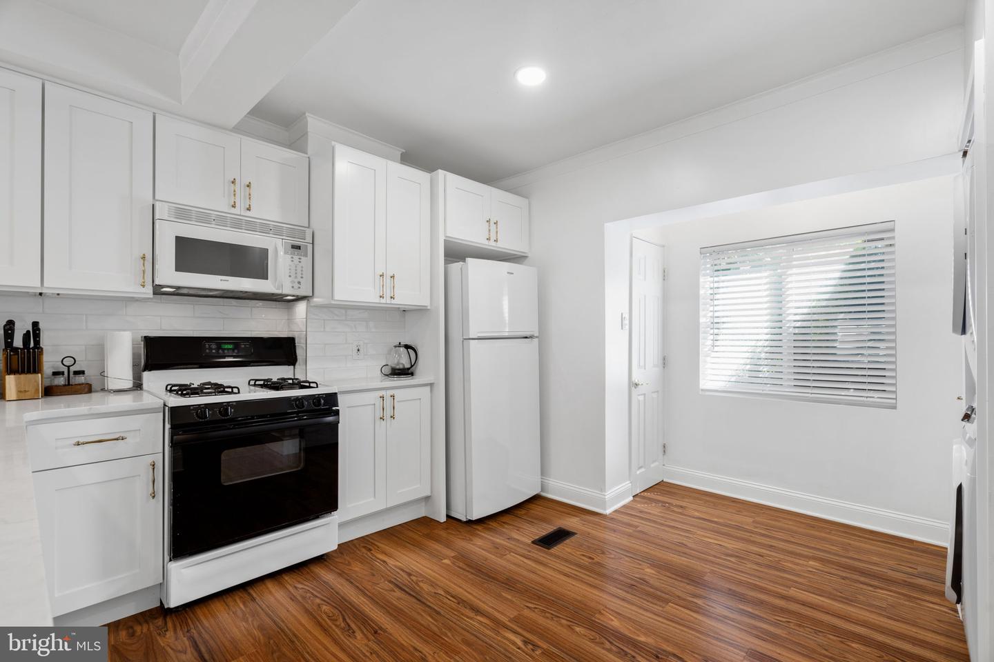 2320 Manning St Property Photo 13