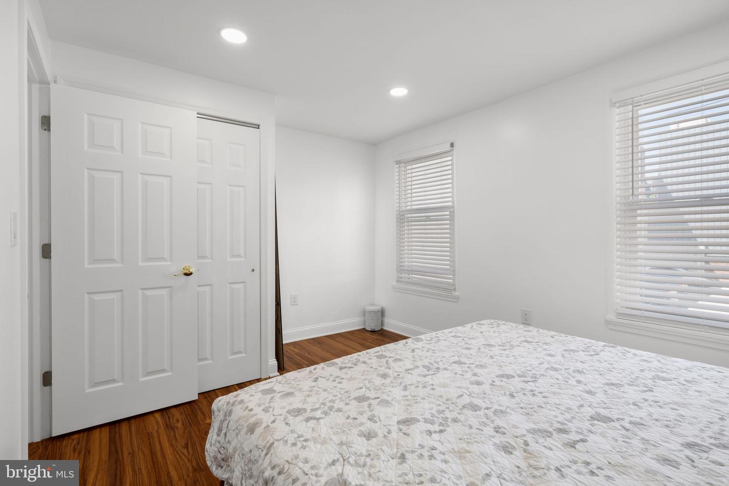 2320 Manning St Property Photo 22