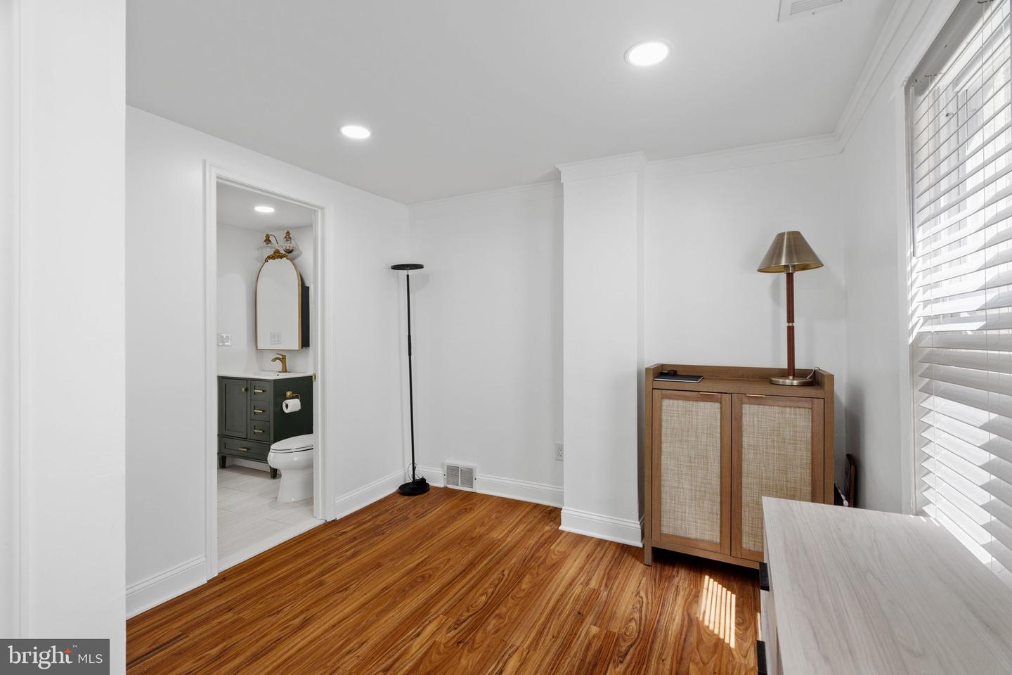 2320 Manning St Property Photo 27