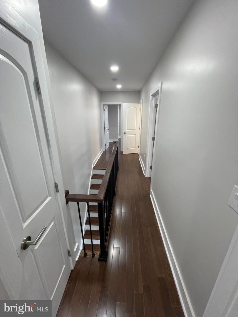 2517 E Somerset St Property Photo 21
