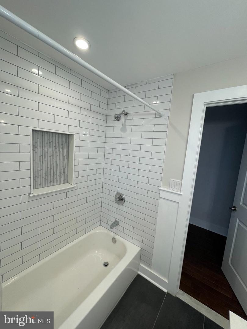 2517 E Somerset St Property Photo 24