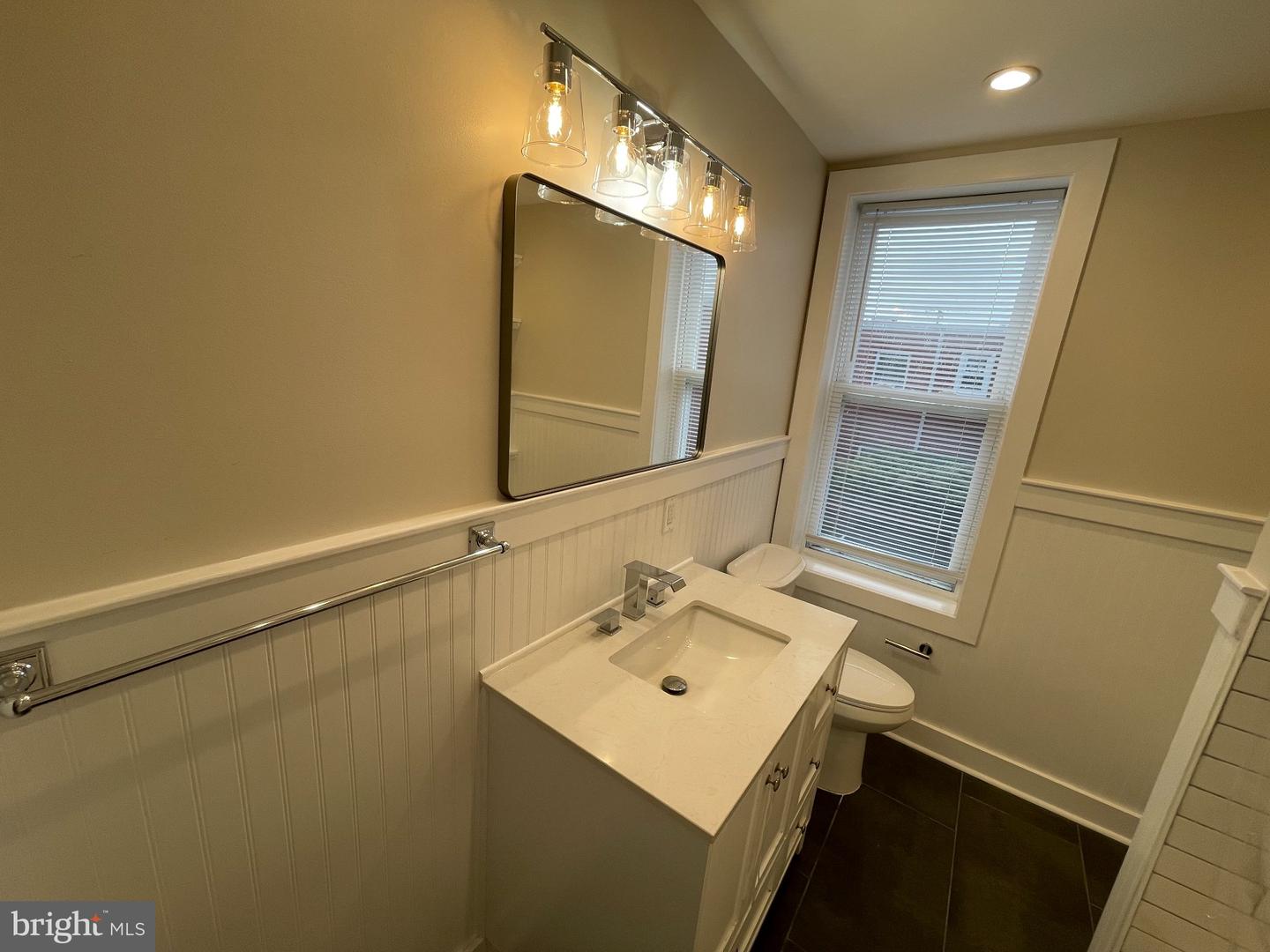 2517 E Somerset St Property Photo 25