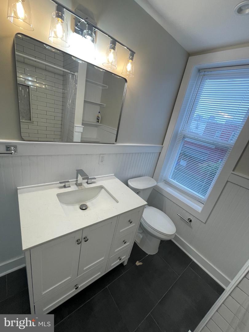 2517 E Somerset St Property Photo 27