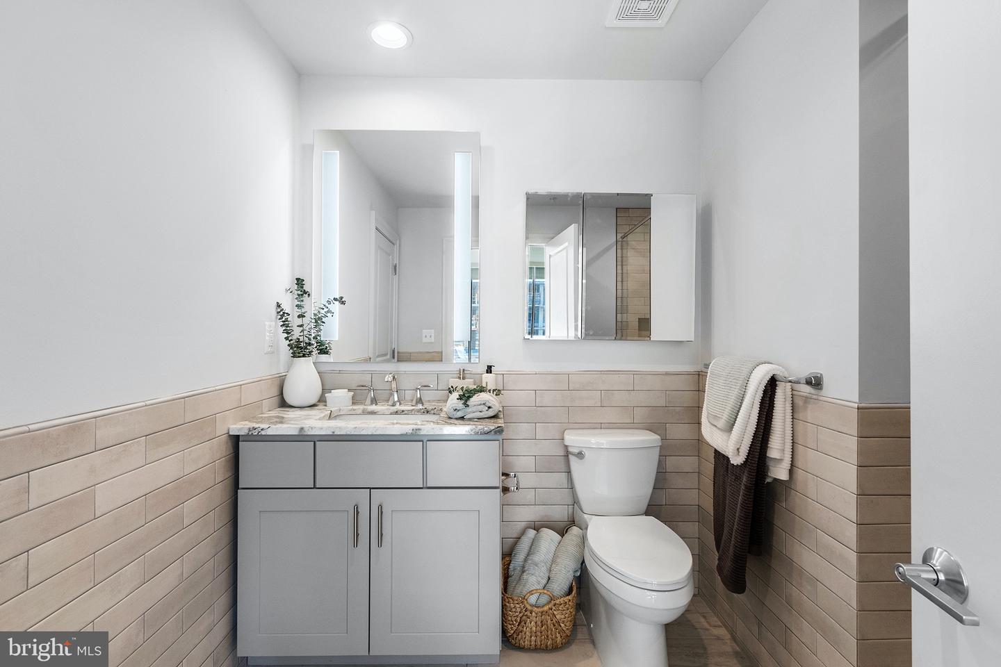 60 N 23rd St #1910 Property Photo 14