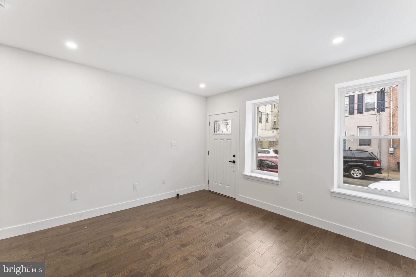 1307 N Randolph St Property Photo 3