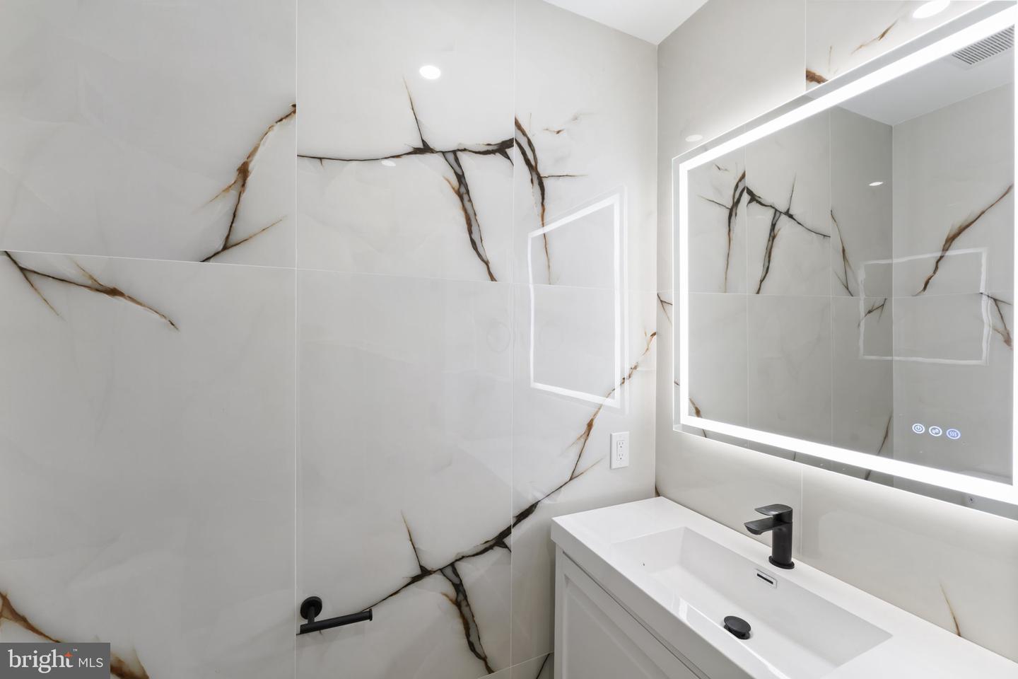 1307 N Randolph St Property Photo 6