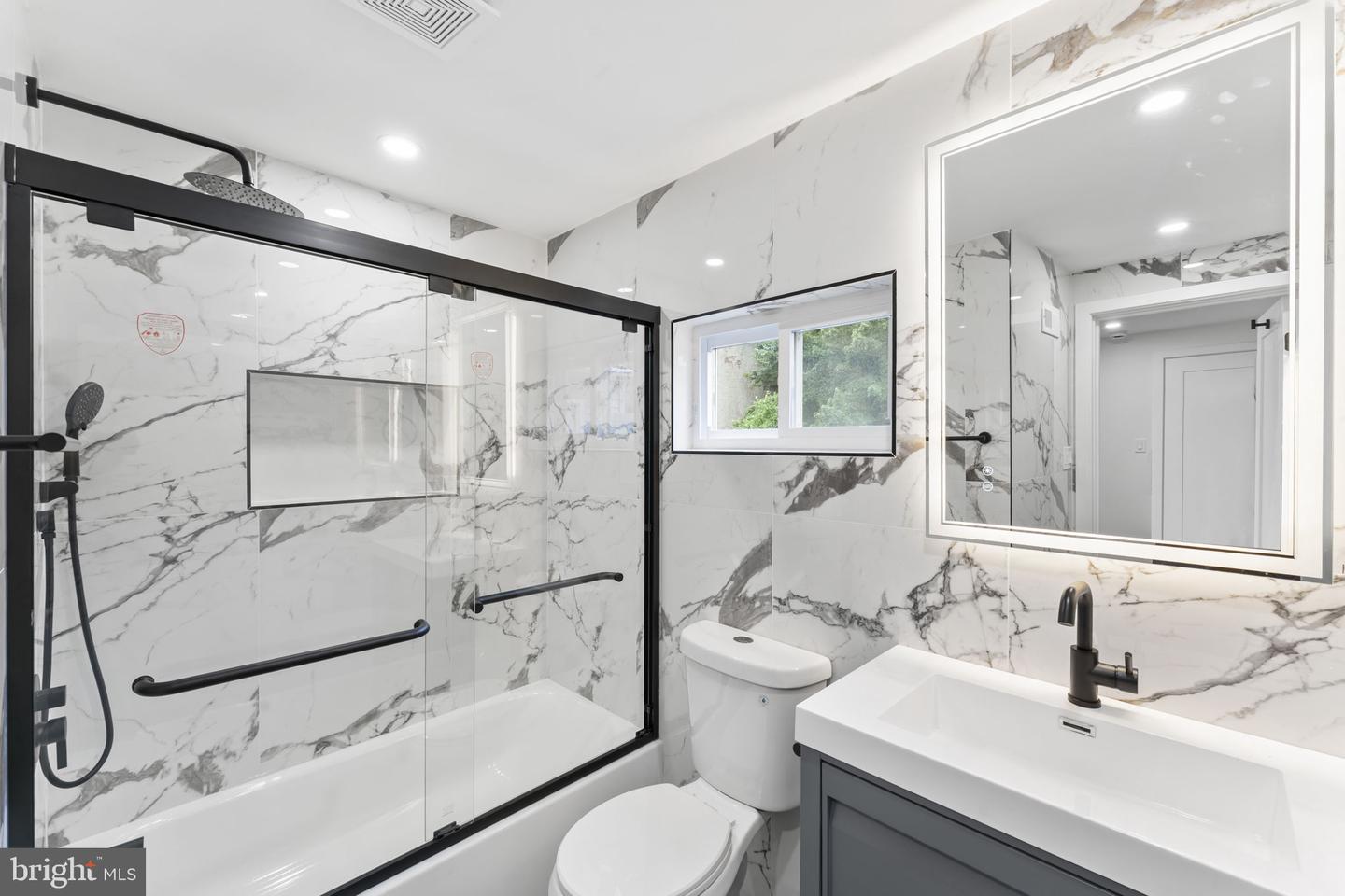 1307 N Randolph St Property Photo 14
