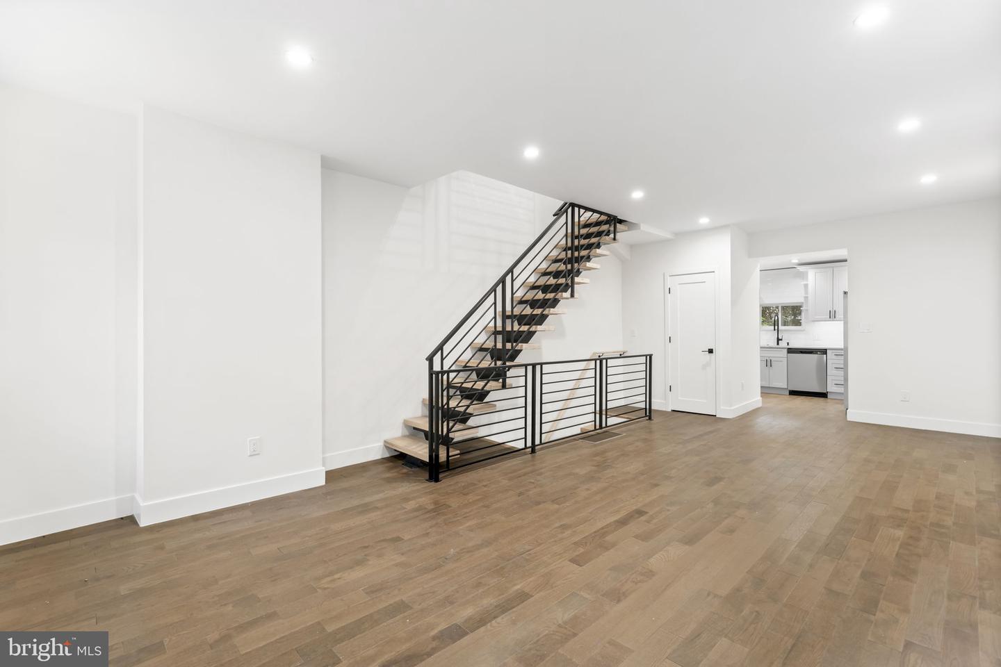 2165 E Firth St Property Photo 2