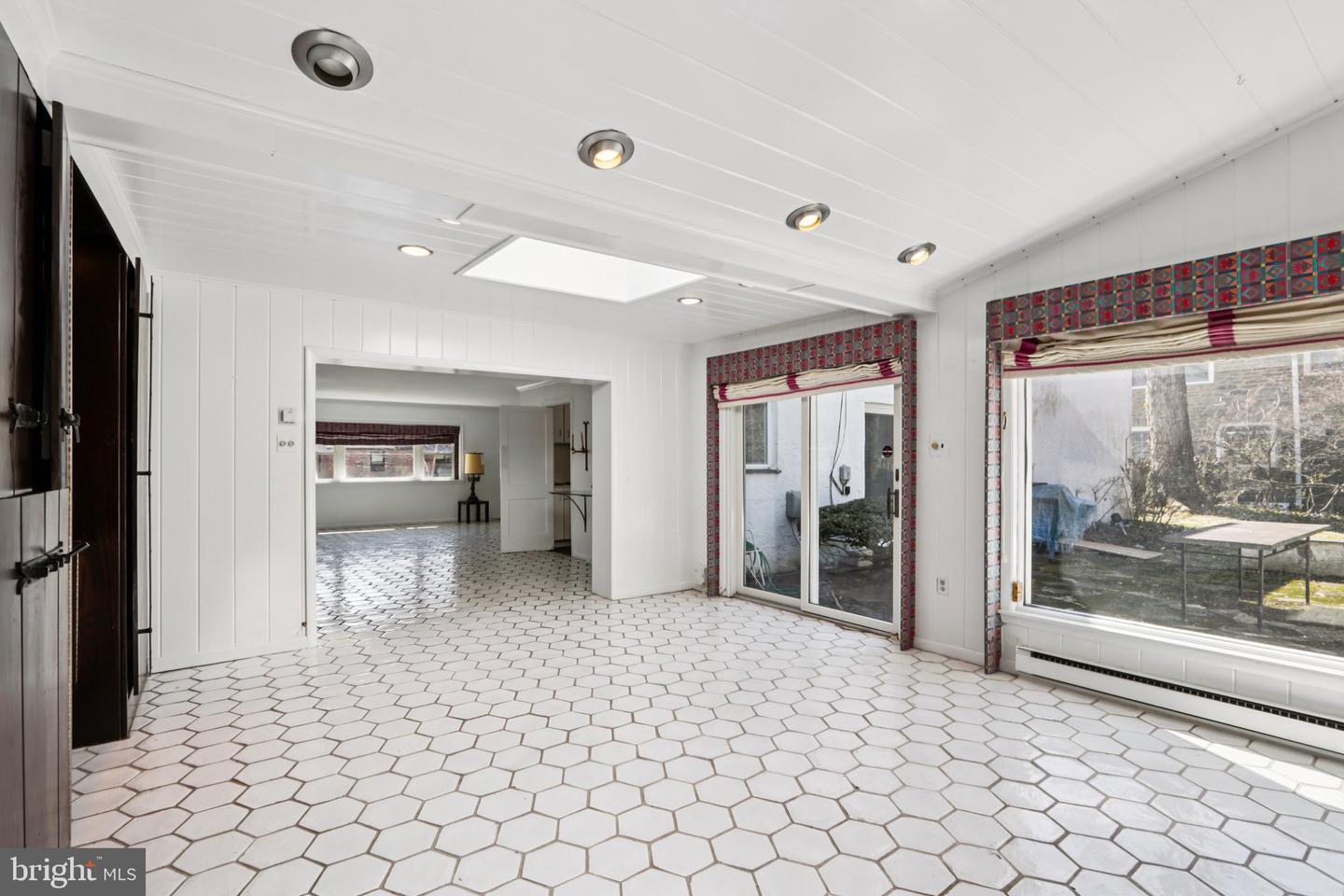 605 Arbutus St Property Photo 13