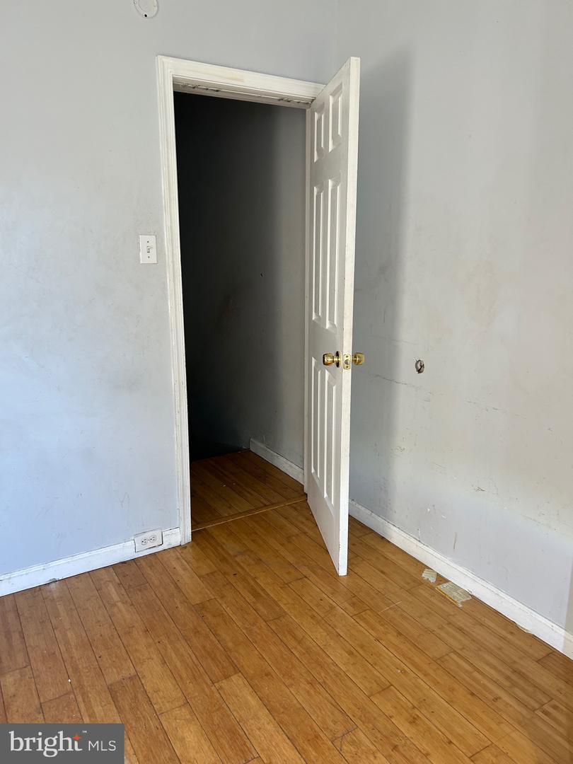 1850 E Madison St Property Photo 27
