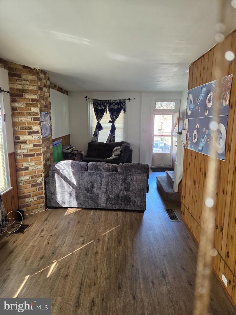 4400 Comly St Property Photo 2