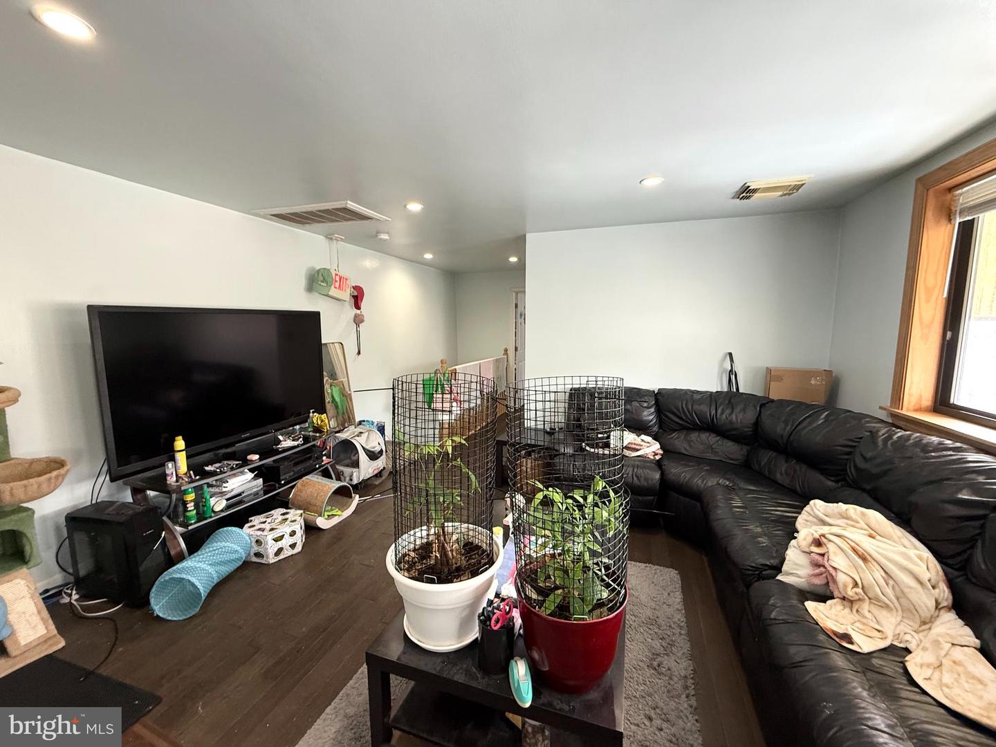 2555 S Jessup St Property Photo 2