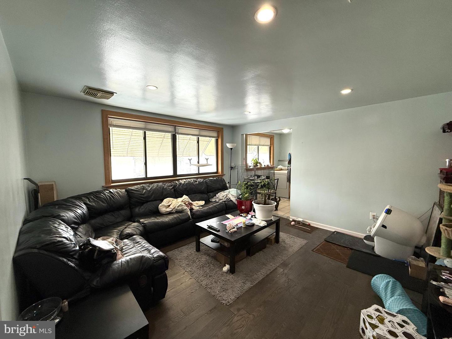 2555 S Jessup St Property Photo 3