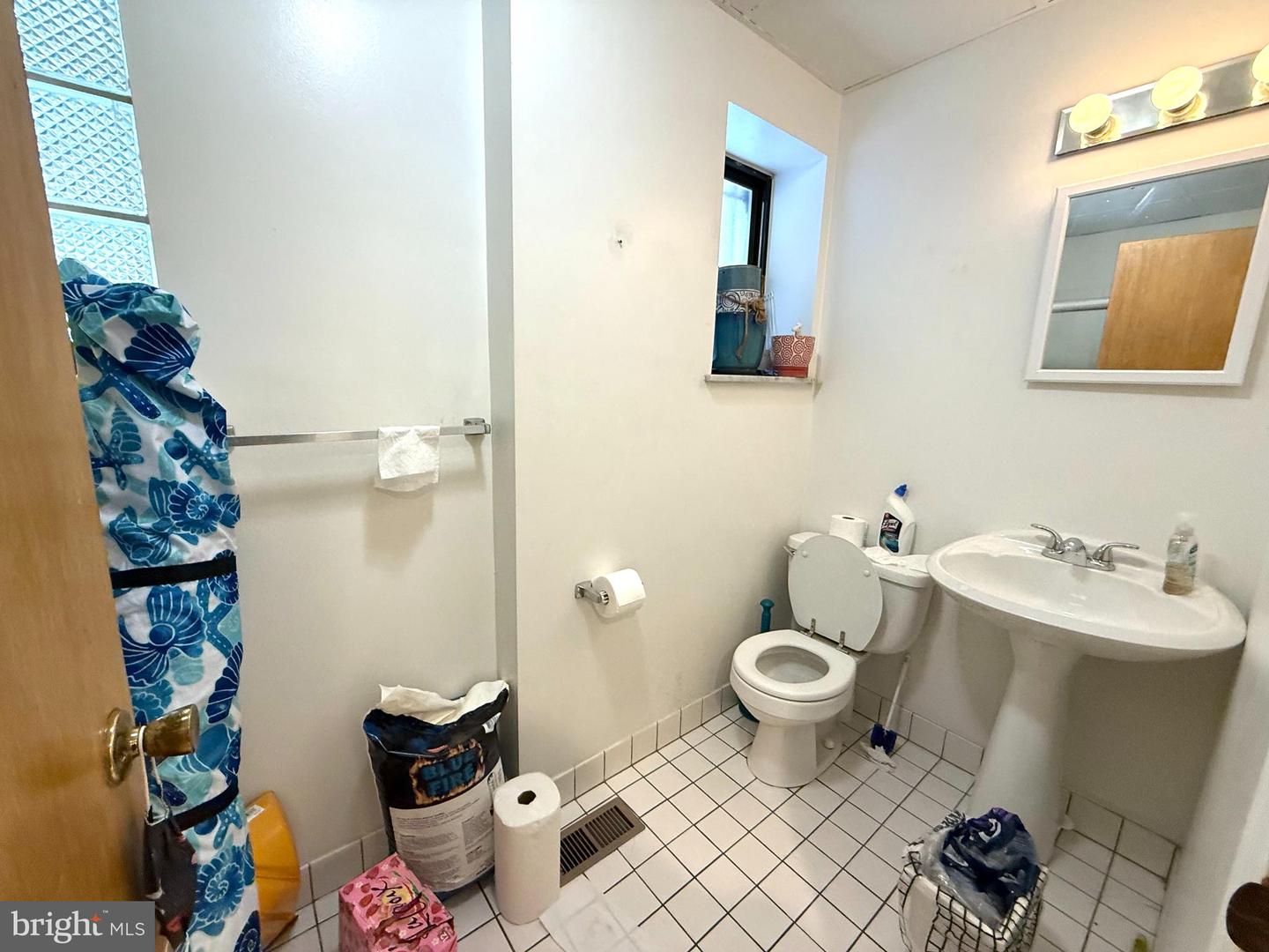 2555 S Jessup St Property Photo 14