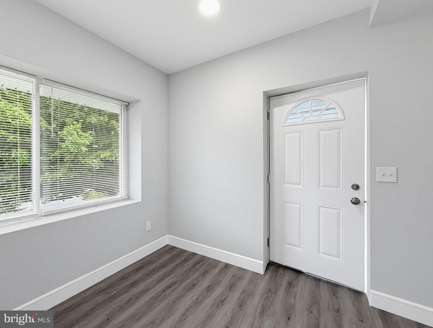 5357 N Sydenham St Property Photo 10