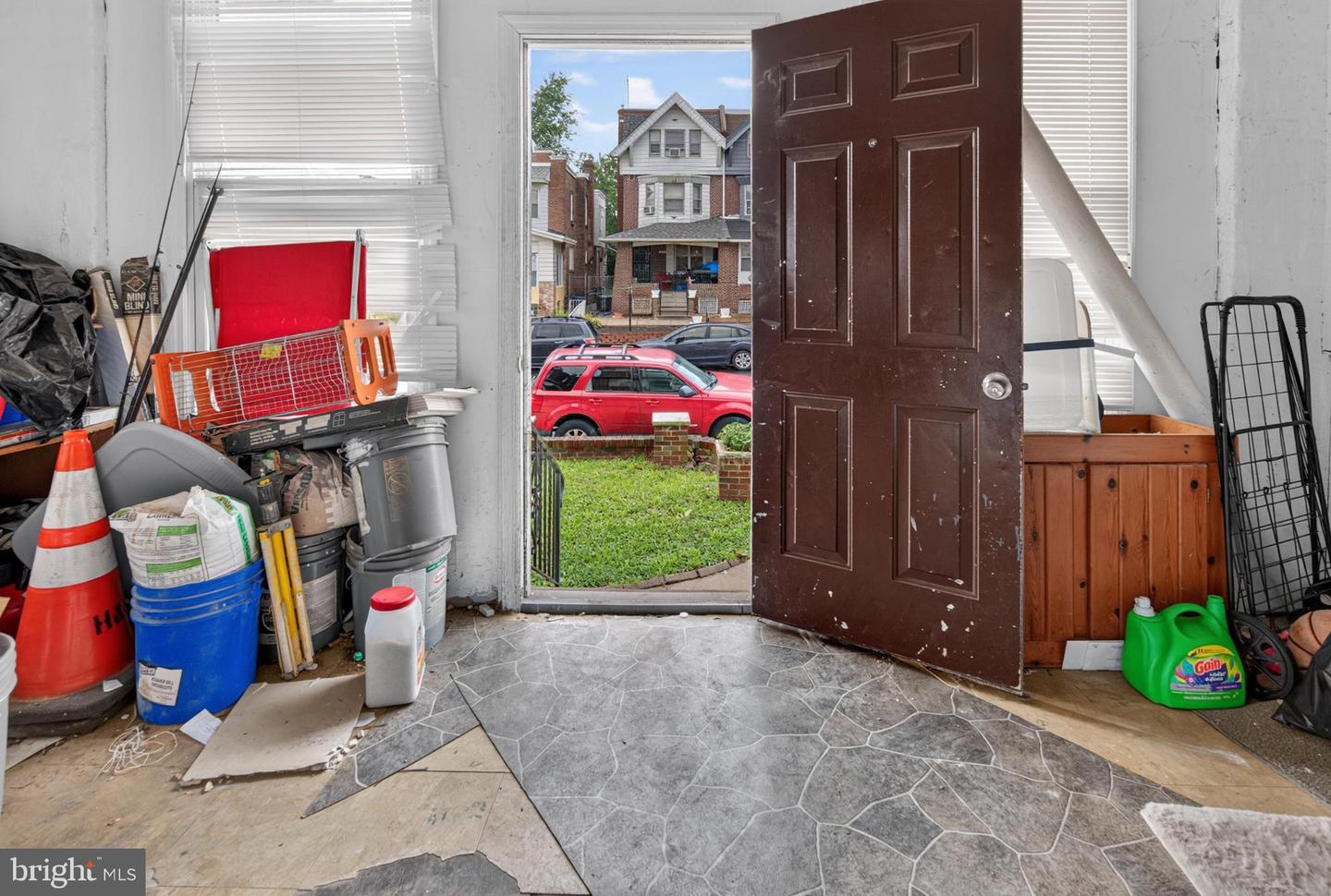 6130 Washington Ave Property Photo 5