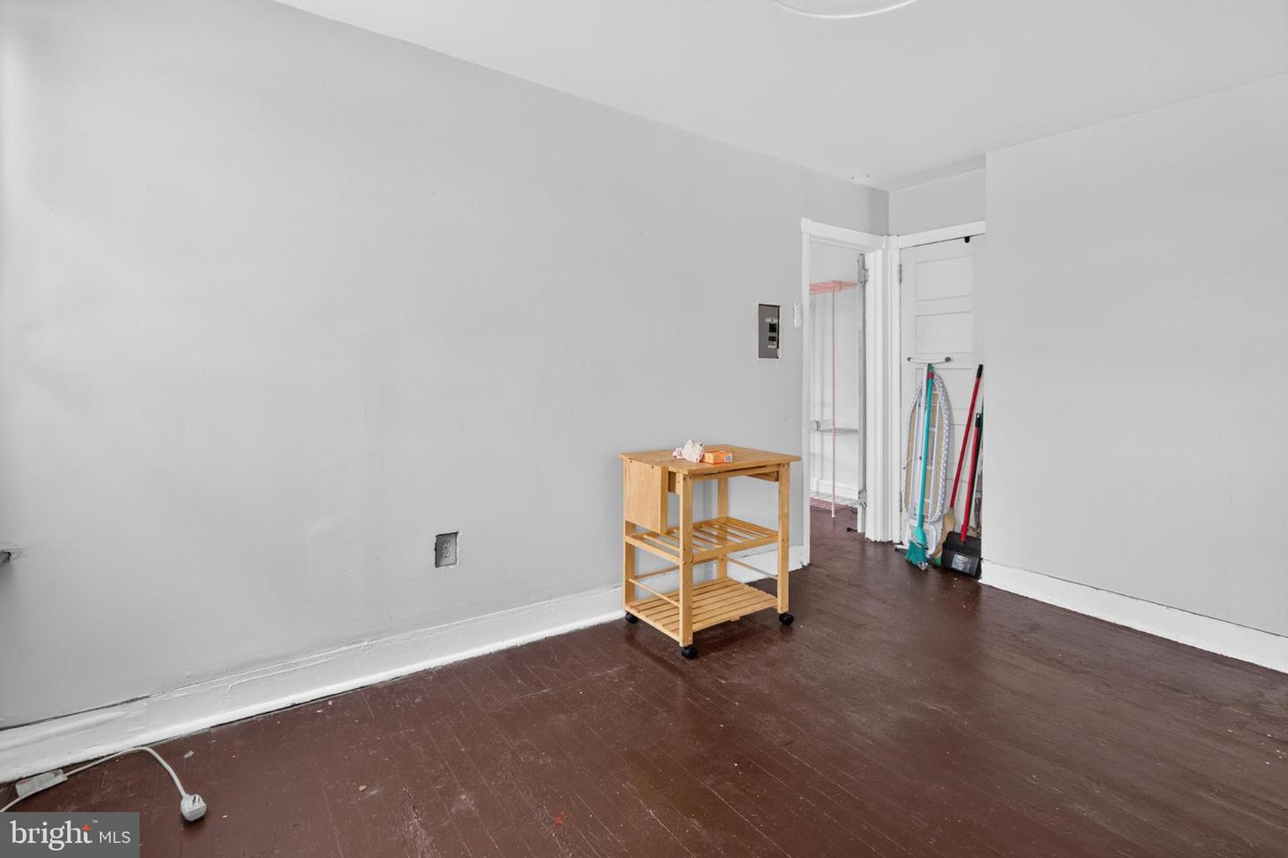6130 Washington Ave Property Photo 9