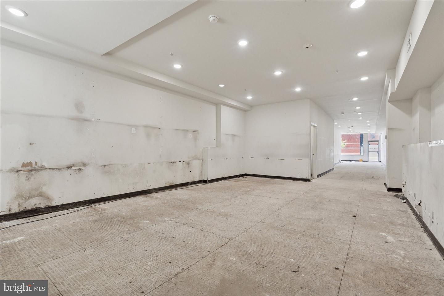 826-00 N Broad St Property Photo 10