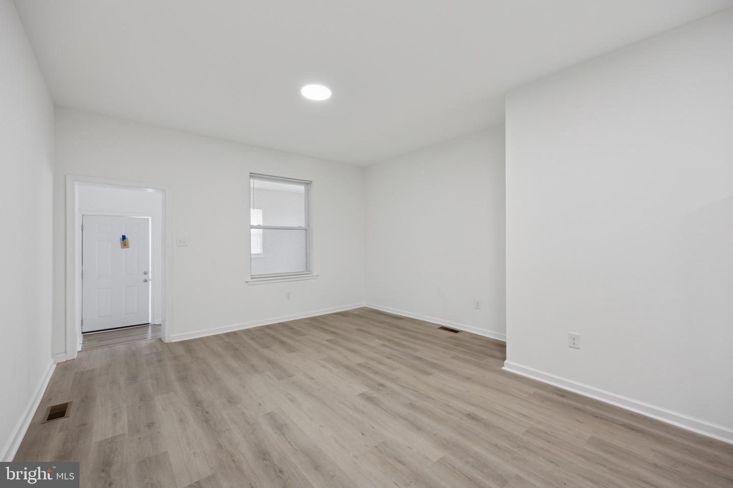 1234 W Sergeant St W Property Photo 1