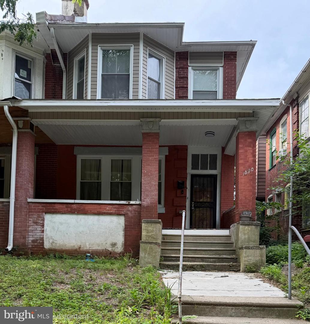 1620 Lindley Ave Property Photo 1