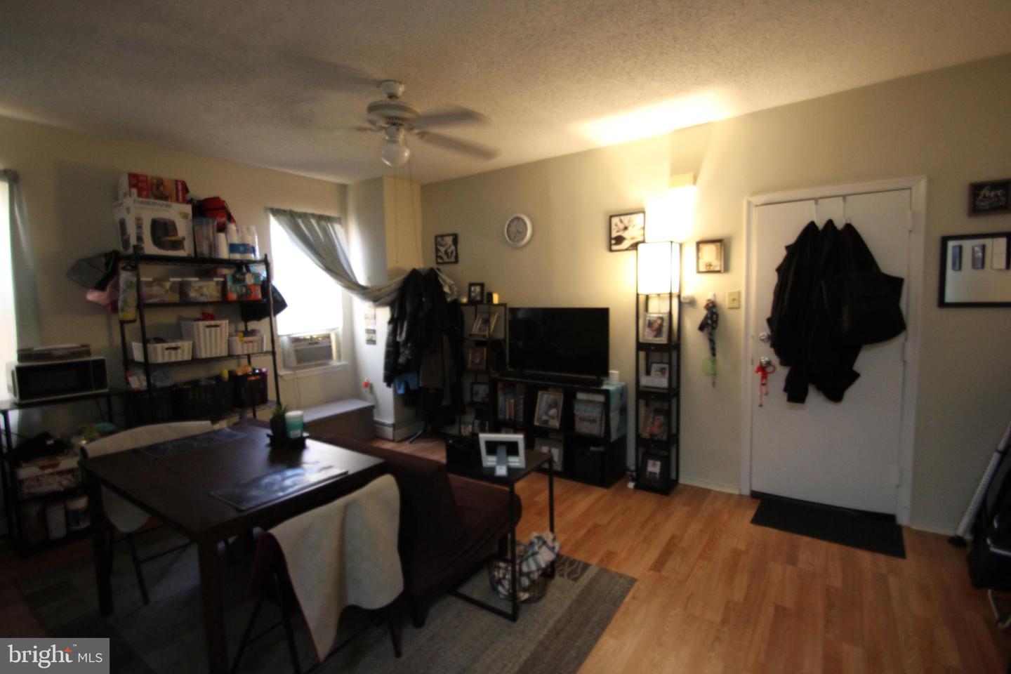 6439-00 N Broad St Property Photo 11
