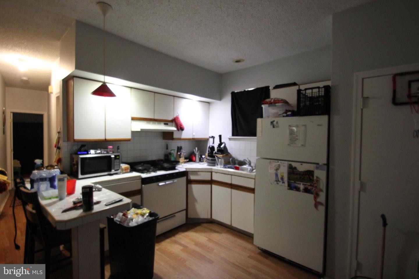 6439-00 N Broad St Property Photo 14