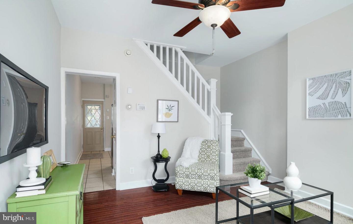 2222 E Boston St Property Photo 2