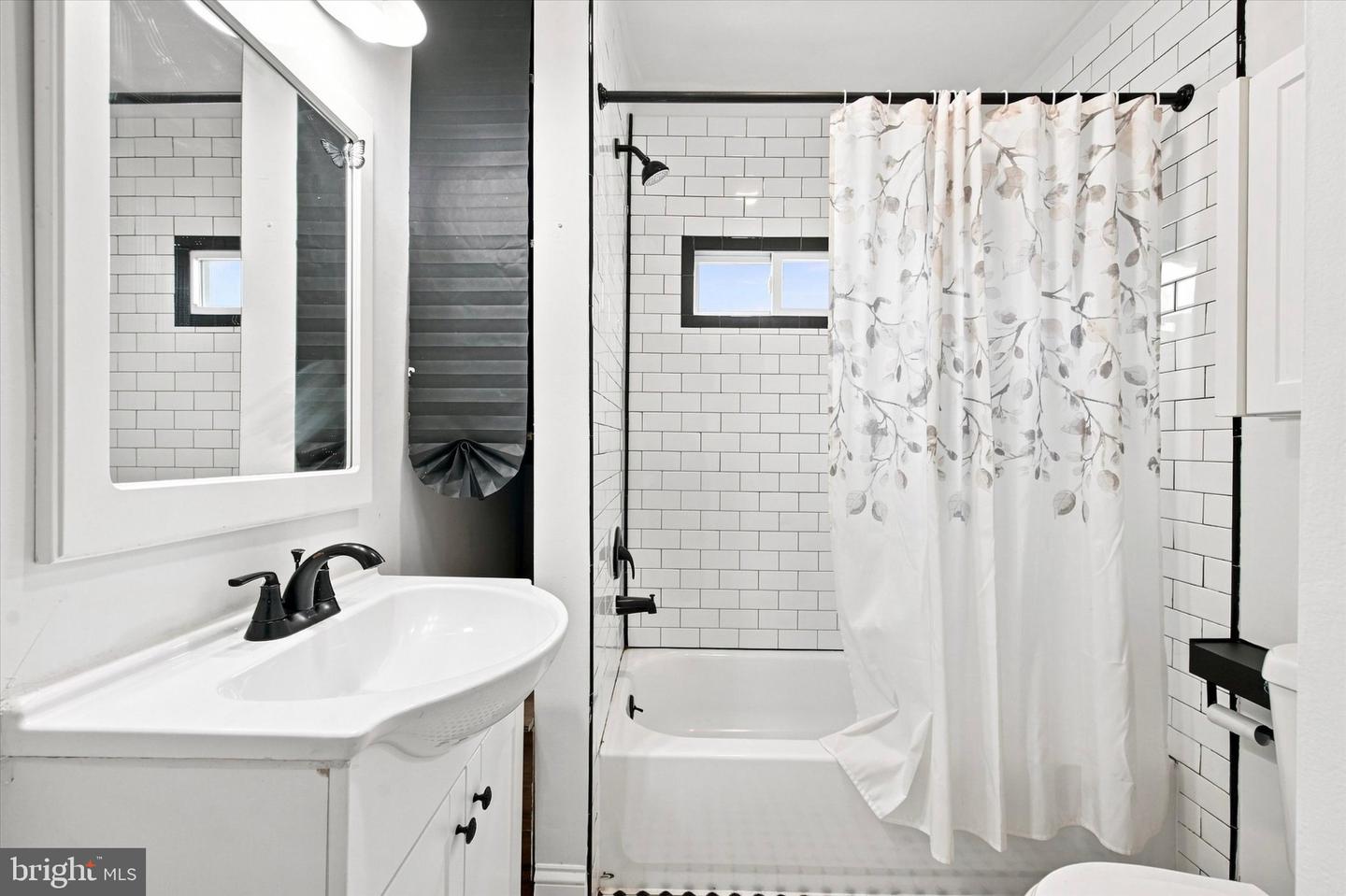 2222 E Boston St Property Photo 11